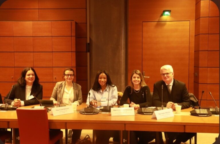 La boussole d&rsquo;Elles aussi : « La démocratie sans les femmes est une démocratie incomplète. »